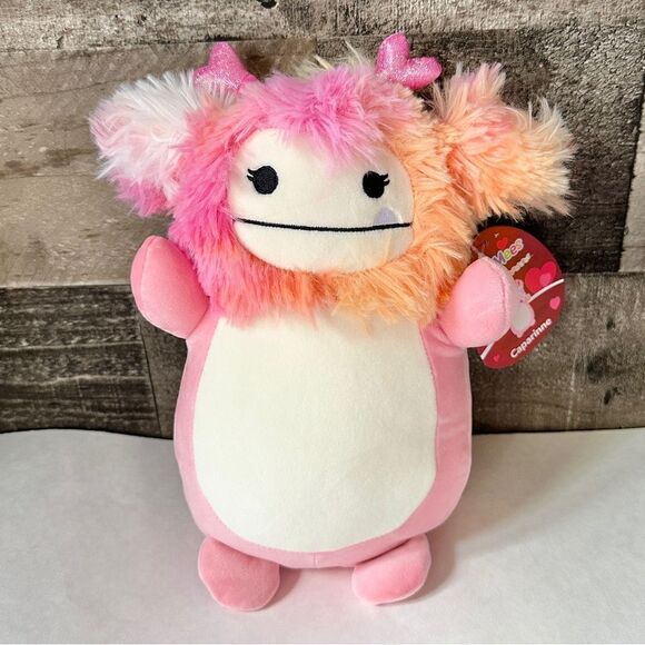 Caparinne the Bigfoot Hugmee Squishmallow Valentine’s Day Version 8” Plushie NWT - Picture 2 of 4